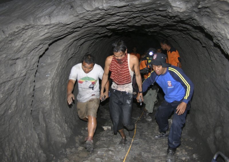 U eksploziji plina poginulo 27 rudara
