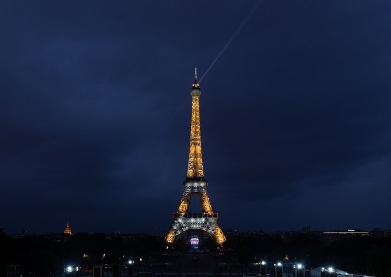 Eiffelov toranj otvoren nakon višemjesečnog zatvaranja
