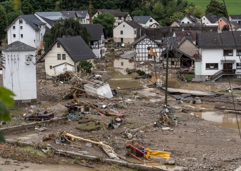 Jeziva bilanca: Broj mrtvih u poplavama u Njemačkoj popeo se na 81, traga se za oko 1300 ljudi