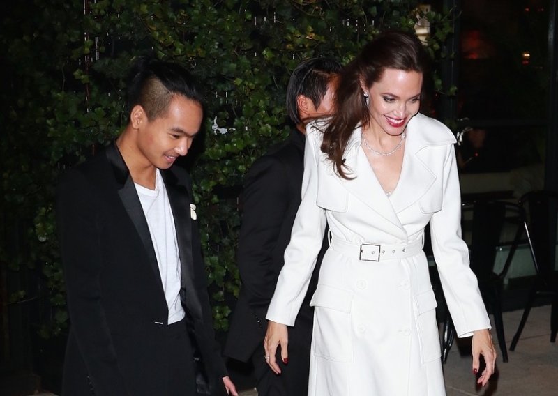 Je li najstariji sin Angeline Jolie žrtva kriminalnih radnji u Kambodži? Novi dokumentarac istražuje način na koji je posvojen