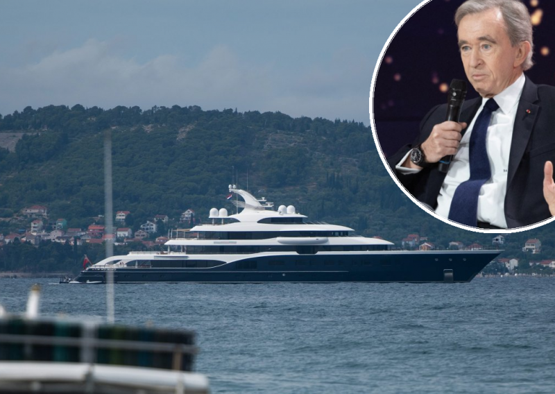 [FOTO] U Zadar uplovila jahta Symphony, ljetna rezidencija novog najbogatijeg čovjeka na svijetu