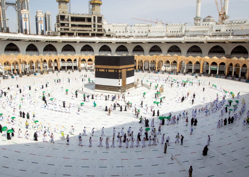 Saudijska Arabija: Vjernici na hadžu molili za svijet bez covida-19