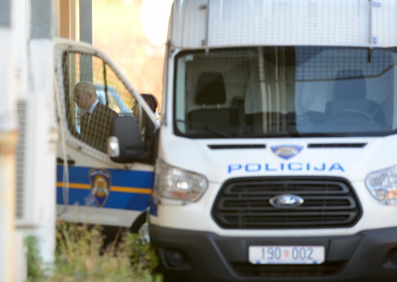 Policija i USKOK o velikoj akciji u Splitu: Uhićeno je 12 osoba, sumnja se na korupciju