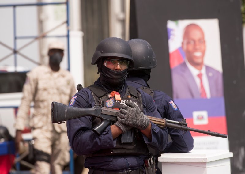 Prosvjedi i pucnjevi na sprovodu ubijenog predsjednika Haitija
