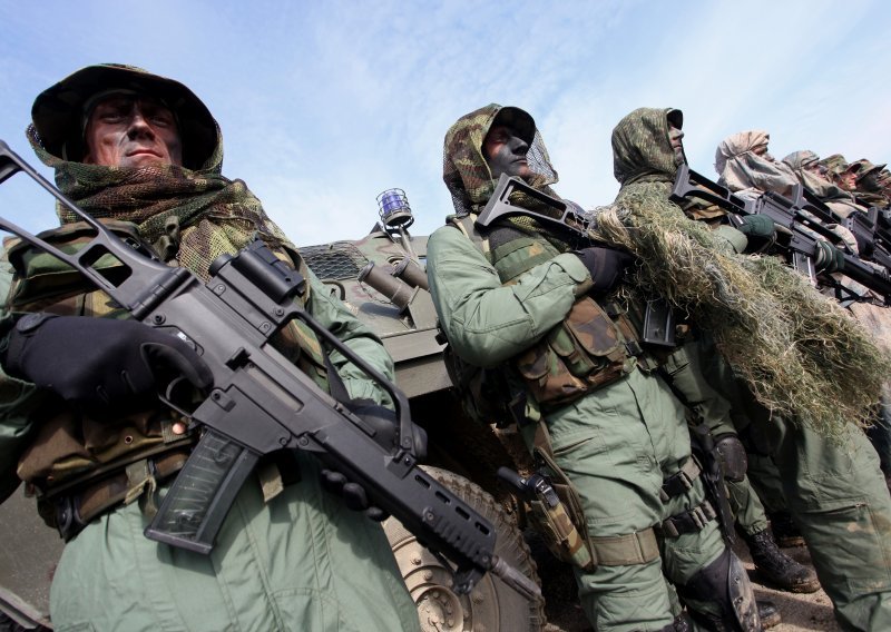 Hrvatska u mirovnu operaciju na Kosovu šalje komandose