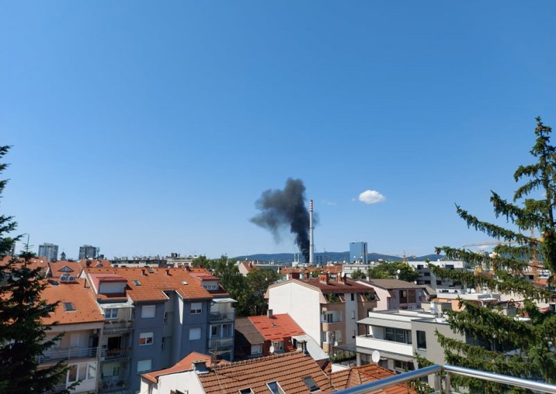 [FOTO] U centru Zagreba kod Toplane sukljao crni dim, gorjeli su rashladni uređaji