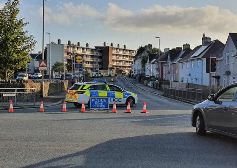Policija potvrdila da u pucnjavi u Plymouthu ima više mrtvih, ubijen i napadač