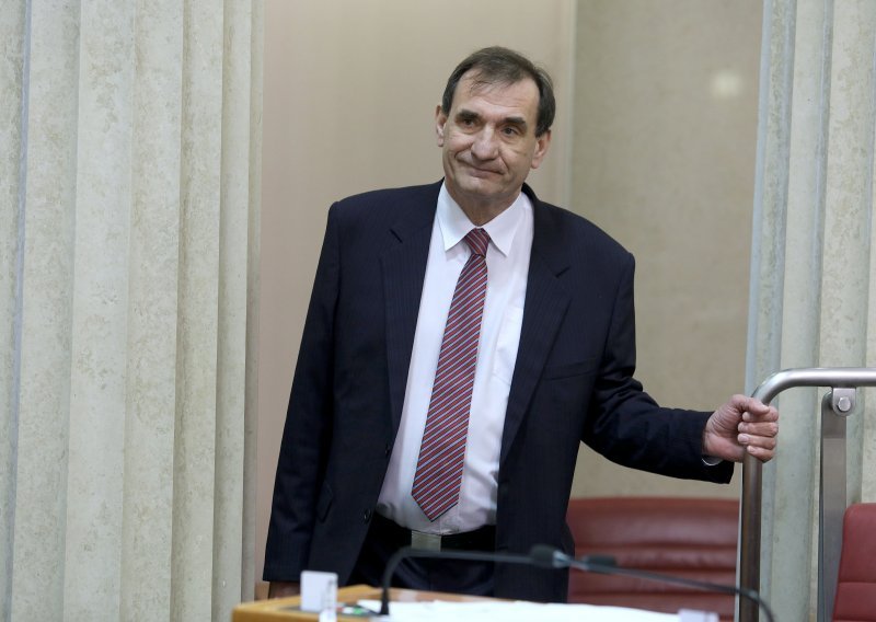 Zbog duga za članarinu iz SDP-a izbačen i Nenad Stazić