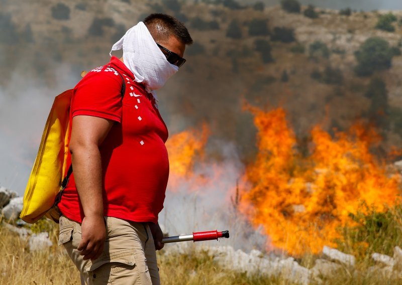 Kiša gasi višednevne požare u Hercegovini, gasitelji mogu odahnuti