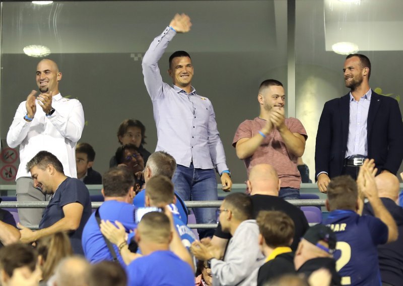 [FOTO] Dinamo je s tribina bodrilo više od osam tisuća gledatelja, a među njima su bila i četiri hrvatska sportaša zbog kojih je Hrvatska pucala od ponosa