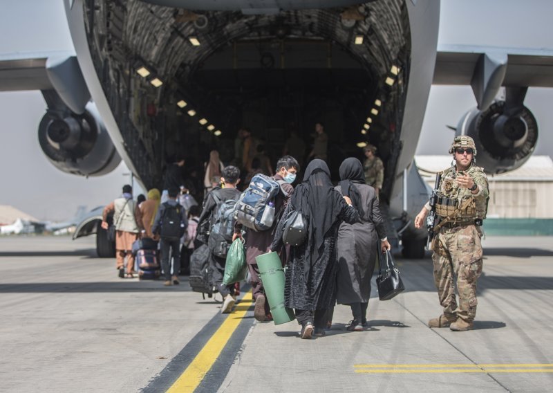 Amerikanci u završoj fazi evakuacije iz Kabula, talibani spremni preuzeti aerodrom
