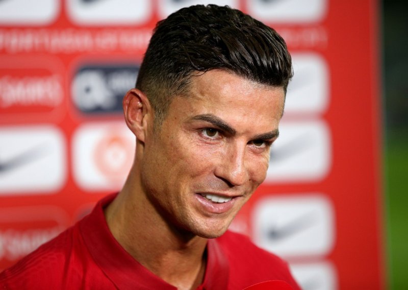 Emotivni Cristiano Ronaldo otvorio dušu o tome tko je odigrao ključnu ulogu da se vrati u Manchester United, a na zanimljiv način dotakao se trenera i navijača