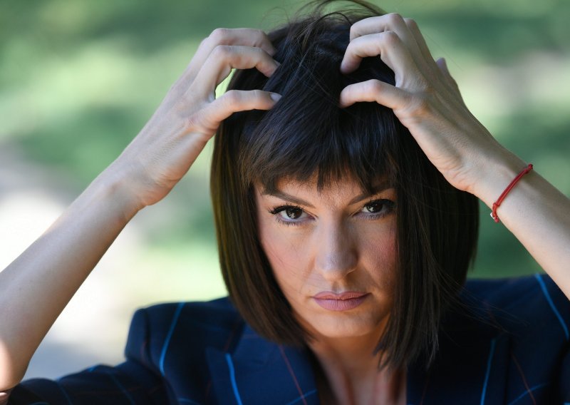Ivana Paradžiković pokazala kako se bori s neposlušnom frizurom: 'Što radiš s kosom kad je preduga?'