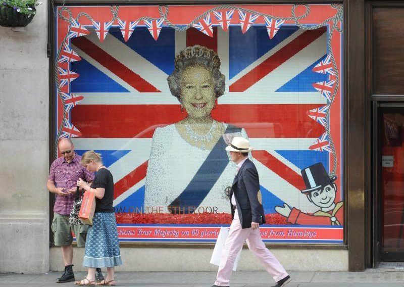 Kako su kraljica i gayevi podijelili Commonwealth