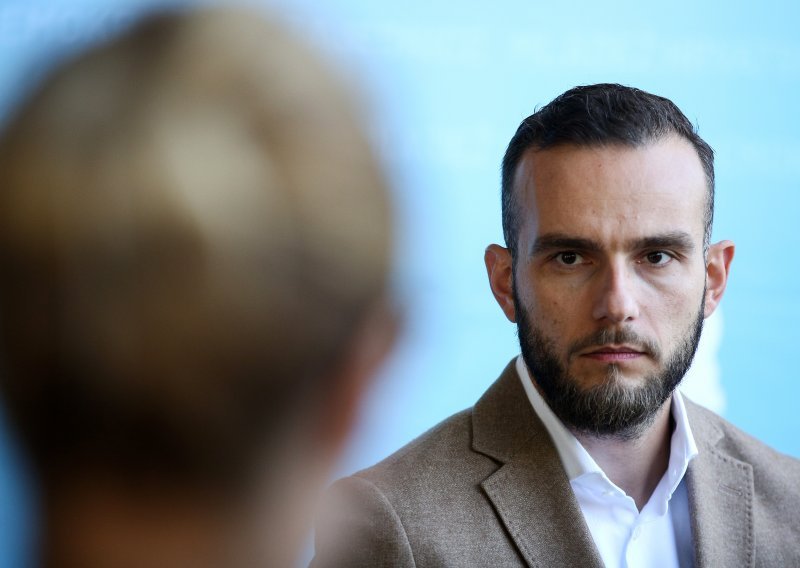 Aladrović: Covid potvrde i u socijalnoj skrbi od 1. listopada, nije realno očekivati novi lockdown