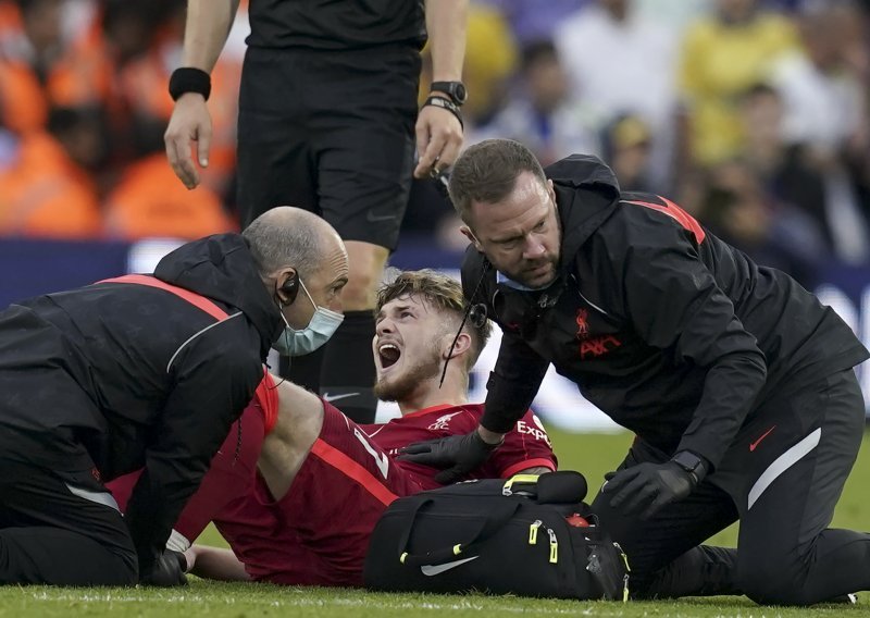 [FOTO] Uvjerljivu pobjedu Liverpoola zasjenila teška ozljeda mladog Elliotta; svi u njegovoj blizini odmah su se uhvatili za glavu