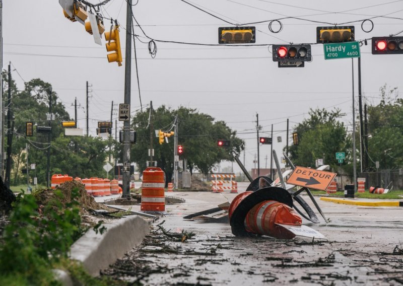 [FOTO] Uragan Nicholas postao tropska oluja, obilne kiše u Teksasu i Louisiani prijete poplavama
