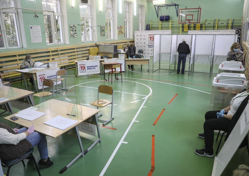 Putinovi protivnici nadaju se uspješnom prosvjednom glasanju na izborima