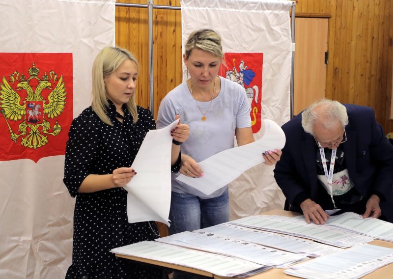 Vladajuća Jedinstvena Rusija pobjednica ruskih parlamentarnih izbora