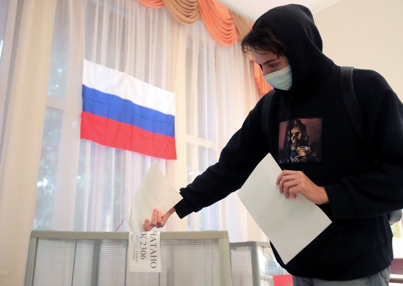 Konačni rezultati izbora: Jedinstvena Rusija dobila 49,8 posto glasova, uzletjeli komunisti