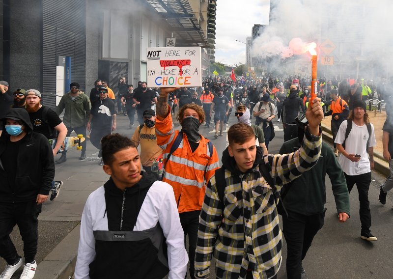 [FOTO] Kraj prosvjeda u Melbourneu, broj zaraženih rekordno visok