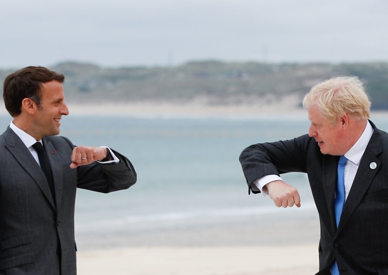 Johnson i Macron na telefonu o podmorničkoj krizi; spreman na ponovnu suradnju s Francuskom