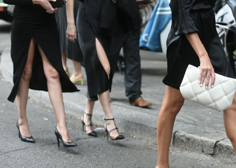 [FOTO] Kakve torbe i cipele se nose ove jeseni? Trendeseterice s ulica Milana donose nam svježu dozu inspiracije