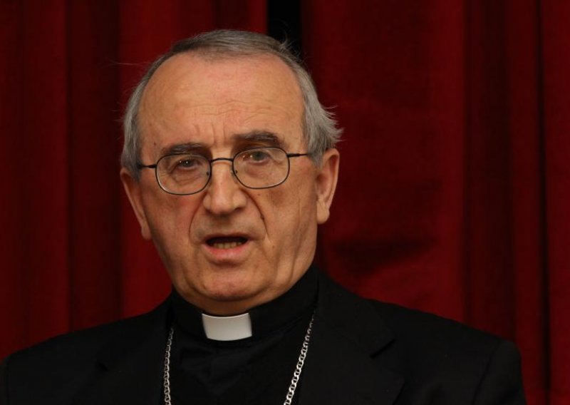 Nadbiskup Puljić: Crkva ne podliježe državnim zakonima