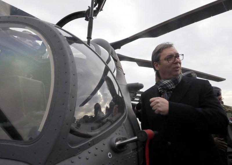 [VIDEO/FOTO] Regionalna utrka u naoružanju: Vučić objavio šoping listu oružja; nabavlja sustave PZO-a, helikoptere i borbeno vozilo nazvano po poznatom novinaru