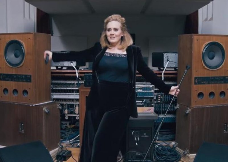 Adele prodala gotovo milijun primjeraka novog albuma