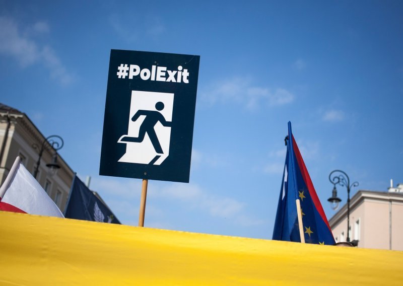 Izlazi li Poljska iz EU? Njihov najviši sud donio je šokantnu presudu