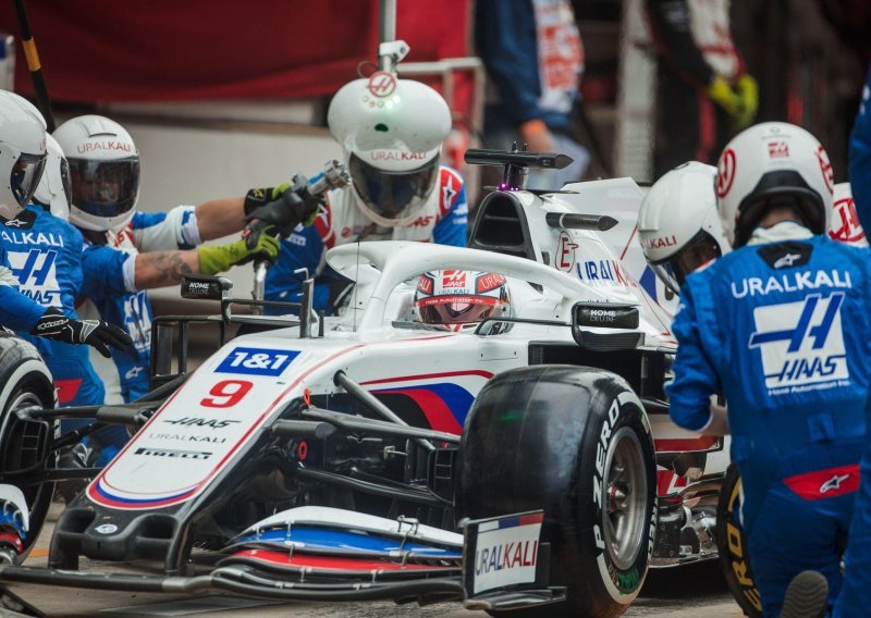 Nastavlja se udaranje po mladom vozaču Formule 1: 'Neka se odmah promijeni ili mu zabranite utrkivanje'