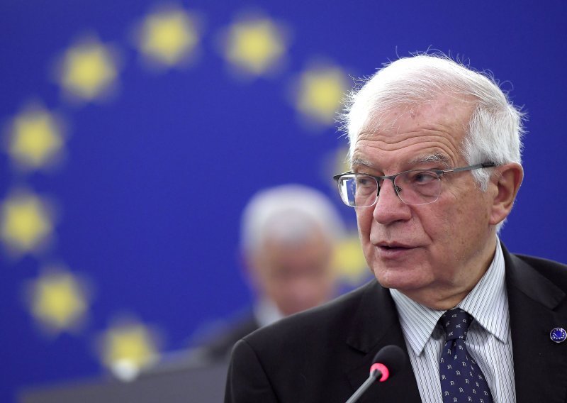 Borrell tvrdi da je spor sa SAD-om zbog francuskih podmornica gotov: Nećemo biti mazohisti