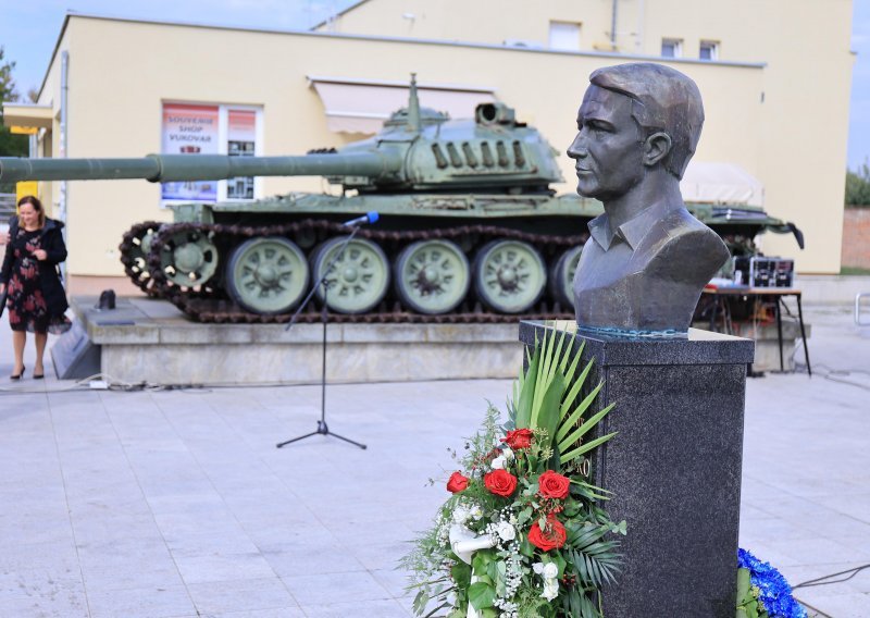 [FOTO] Obilježena 30. obljetnica pogibije generala Blage Zadre: Bio je primjer svima kako živjeti i voljeti domovinu