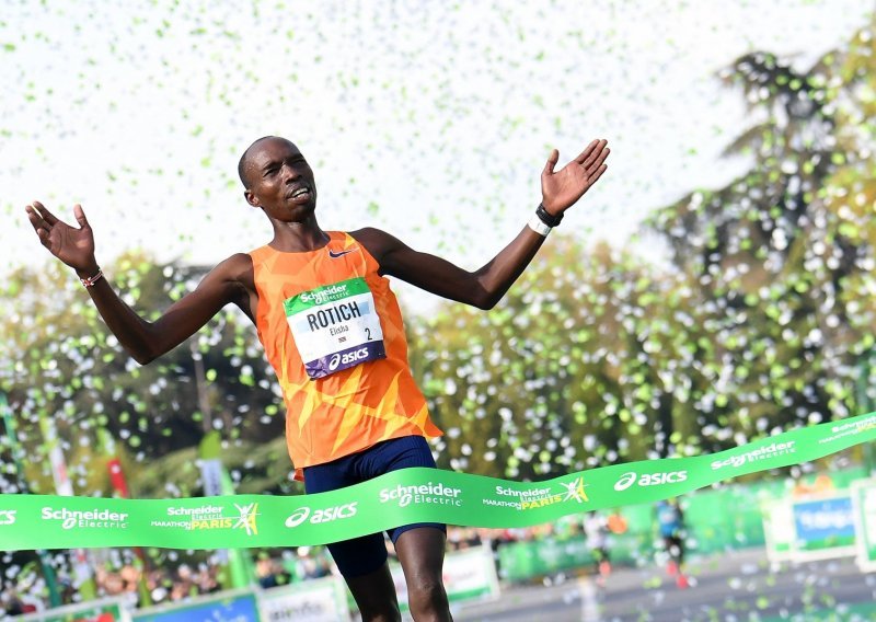 Centar Pariza okupirali su maratonci, njih čak više od 60.000;  Kenijac postavio novi rekord utrke, u ženskoj konkurenciji dominirale Etiopljanke