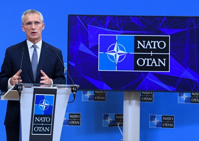 NATO dogovara master plan za obranu od ruskog napada; spominje se nuklearno oružje, hakiranje, napad iz svemira...