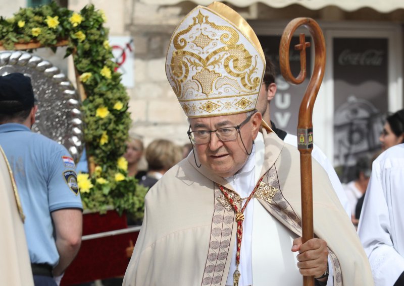 Kardinal Puljić predvodio molitvu za BiH, katolici pozvani čuvati mir i ljudski život