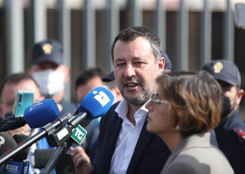 Salvini: Recite mi koliko je ozbiljno suđenje na koje dolazi Richard Gere iz Hollywooda kako bi svjedočio koliko sam ja zbilja loš