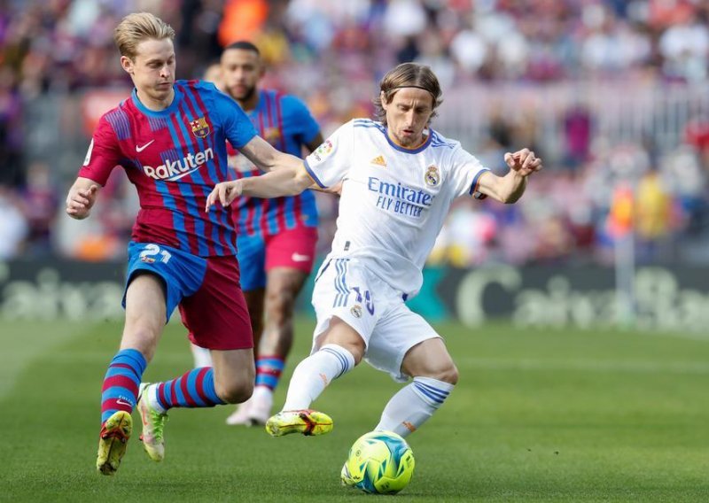 [FOTO] Luka Modrić u 400. utakmici za Real Madrid slavio u El Clasicu; 'kraljevi' su bez većih problema pokorili Nou Camp