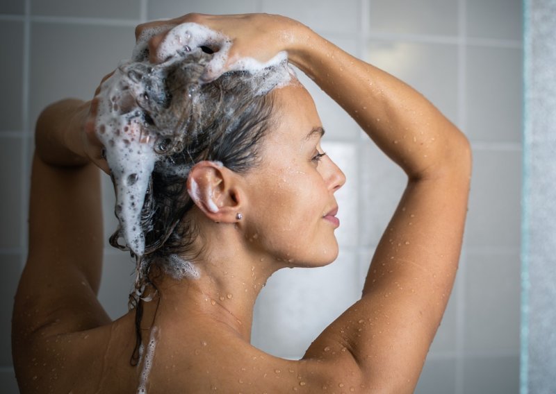 [VIDEO] Ovo su tri najčešće pogreške kod pranja kose
