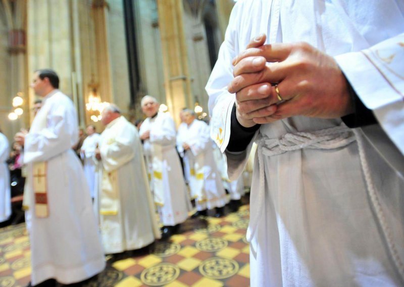 Katolička crkva: Ugrožavaju nas istospolni brakovi