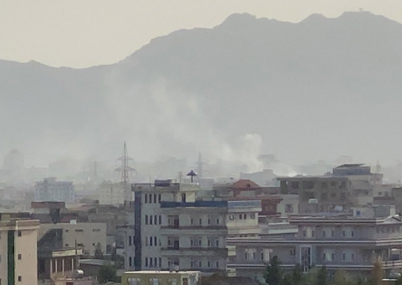Eksplozije i pucnjava odjekuju Kabulom; ne zna se ima li žrtava
