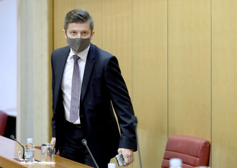 Zastupnici će u srijedu glasati o smjeni ministra financija Zdravka Marića