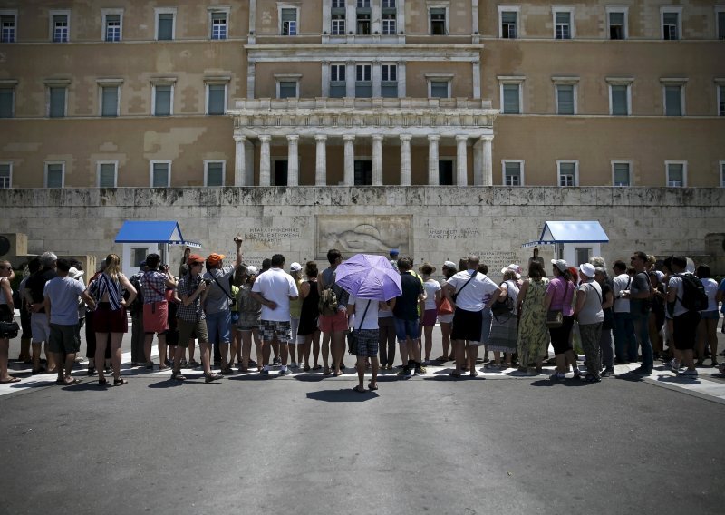 Grčka pred bankrotom, a uplatili ste ljetovanje – evo što morate znati!