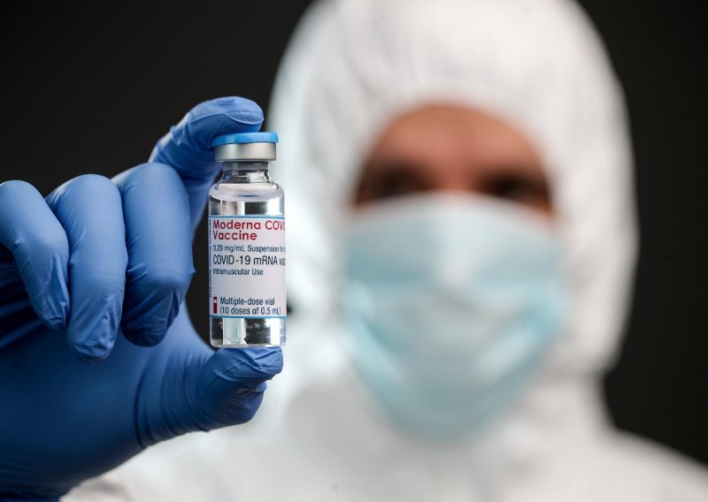 Francuska savjetuje da se Modernino cjepivo ne koristi za mlađe od 30 godina