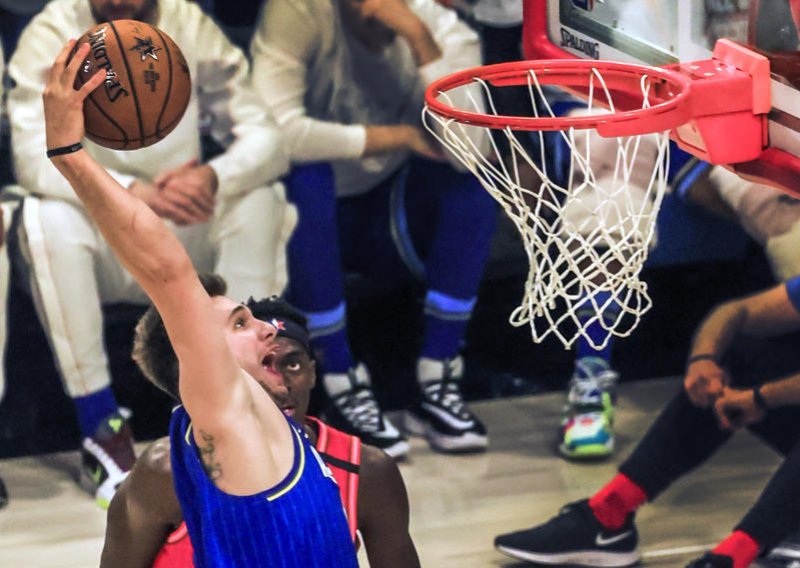 [VIDEO] U NBA ligi je vijest kada se Luku Dončića 'limitira' na 20 poena i 10 asistencija. Uspjelo je to Chicago Bullsima