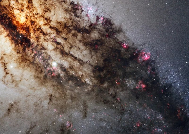 [FOTO] Pogledajte prekrasne snimke dubokog svemira koje je snimio teleskop Hubble