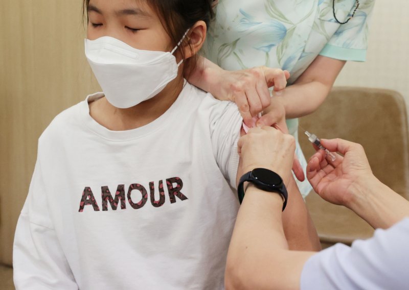 EMA uskoro objavljuje stajalište o Pfizer cjepivu protiv covida-19 za mlađu djecu