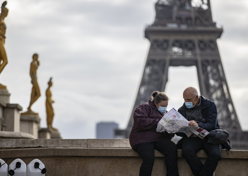 U Francuskoj od ljetos 'uhvaćeno' 180.000 lažnih covid propusnica