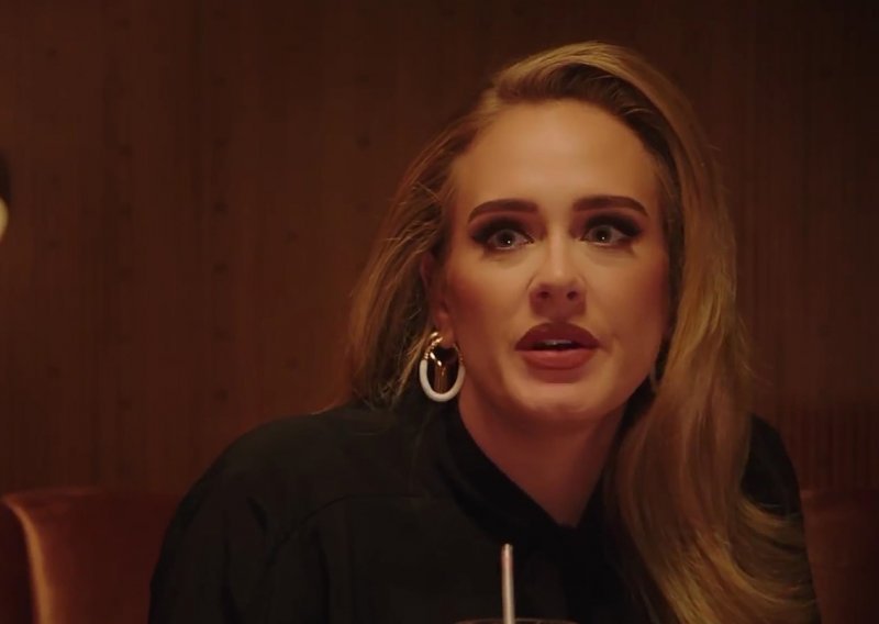 Adele: 'Kad sam shvatila da ni moji najbliži prijatelji ne znaju da sam u stvari nesretna, zapitala sam se zašto skrivam svoju tugu'